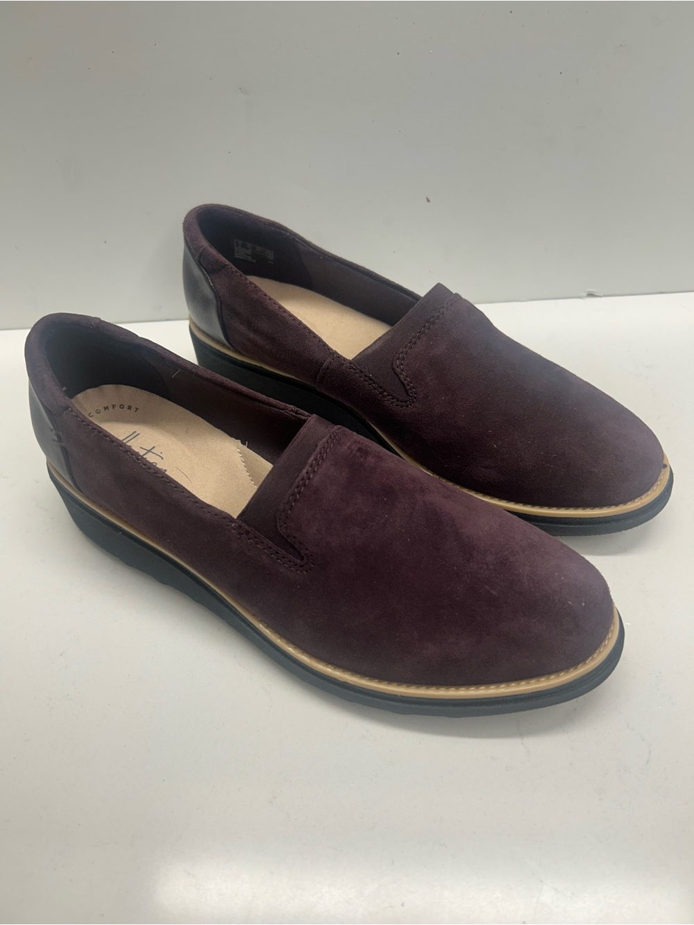 Clark’s Sharon Dolly Slip-On Suede Loafers in Deep Burgundy Size 8.5